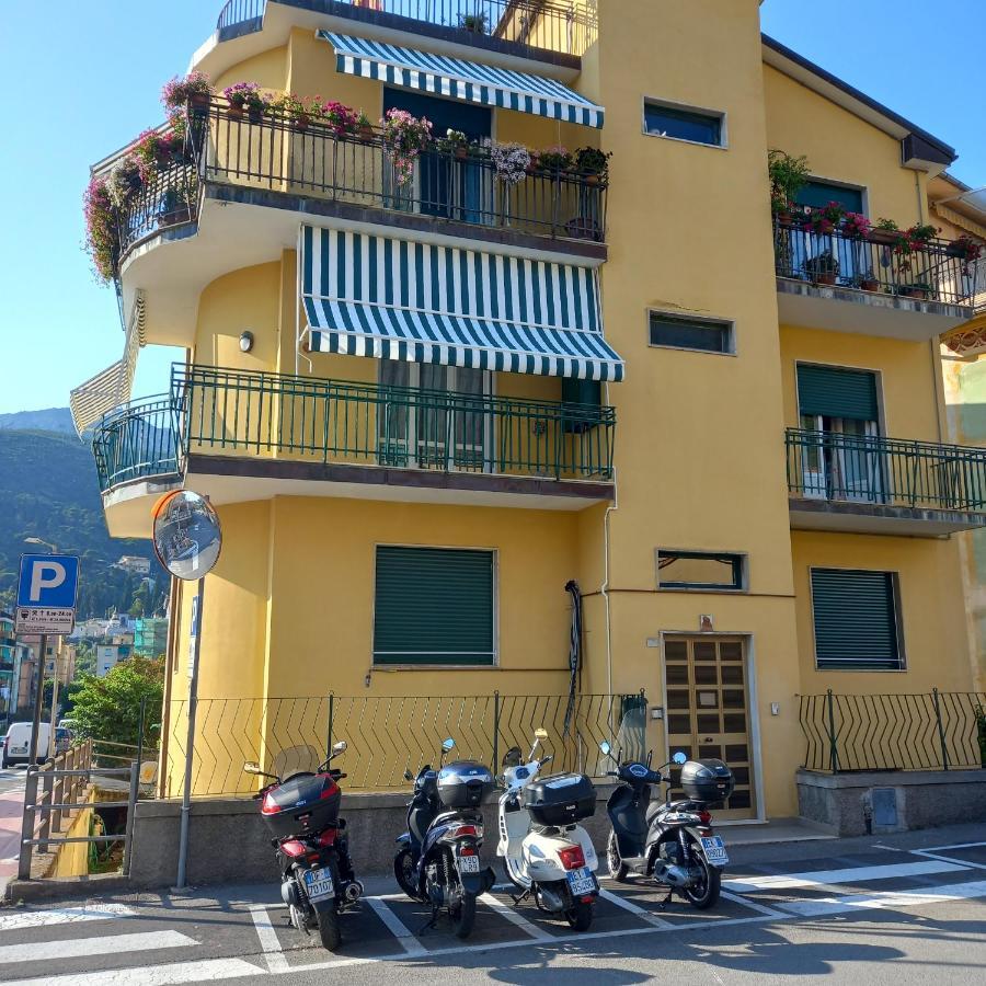 La Casa Di Walter Apartment เลวานโต ภายนอก รูปภาพ